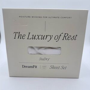 Dreamfit StaDry King No Slip Luxury Moisture Wicking Bed Sheet & Pillowcases NOB